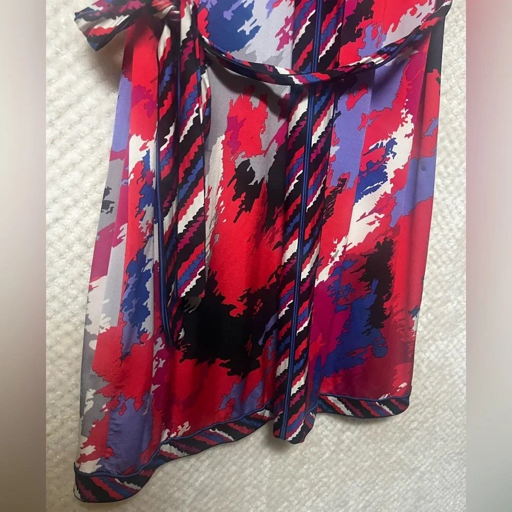 BCBGMaxAzria Brushstroke Red and Blue Dress Stretch Waist Tie V Neckline Medium - Picture 6 of 12